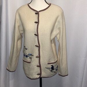 Women Vintage cream wool Grandmacore Cardigan wood buttons embroidery size small